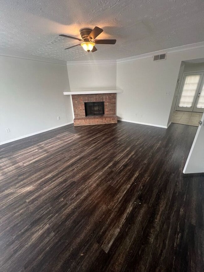 Photo - Beautiful 2 bedroom 2.5 bath townhome in Snellville!