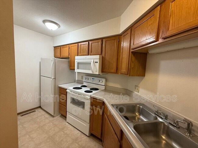 Photo - 869 N 22nd St