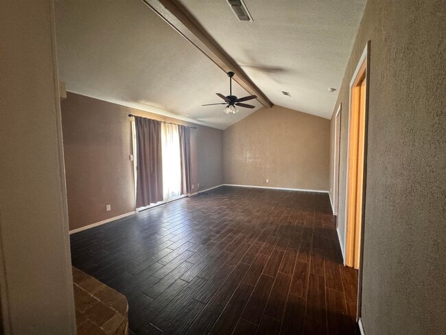 Photo - 104 Maverick Trail