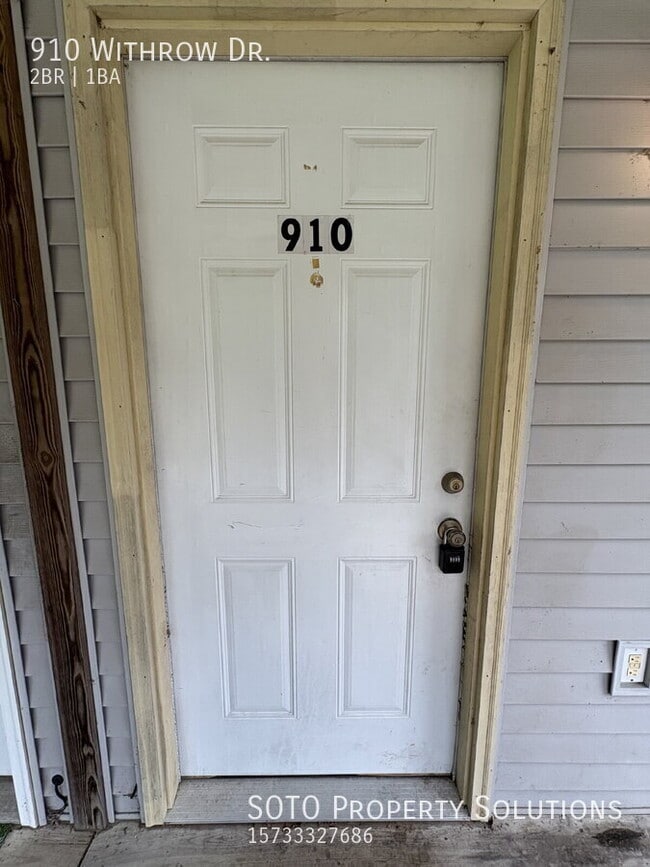 Photo - 910 Withrow Dr
