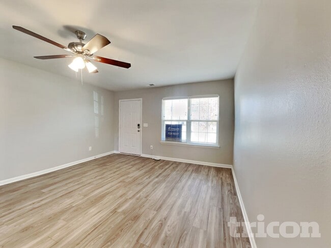 Photo - 1908 Northrop Dr