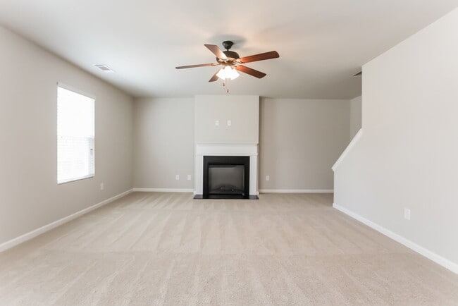 Photo - 146 Mcarthur Dr