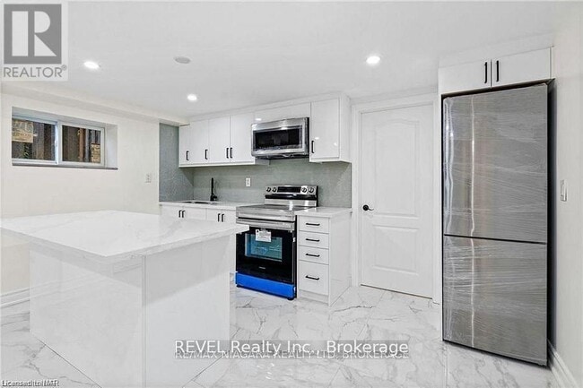Photo - 462 Carlton St