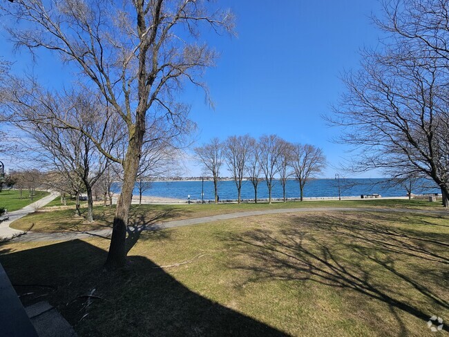 Building Photo - 65 N Point Dr Unit 206 Rental
