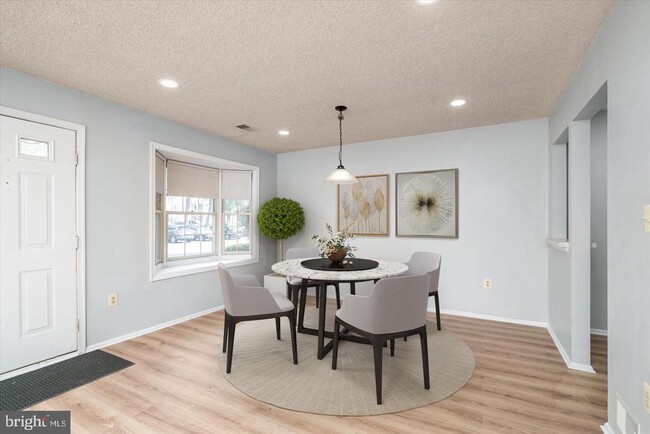 Photo - 110 Versailles Ct