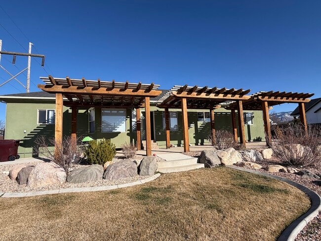 Photo - 818 S 4425 W