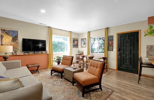 2653 Hawkins Ln Unit 2653