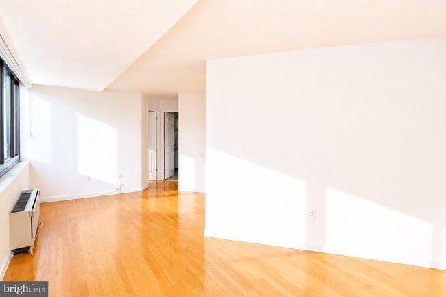 Photo - 1420 Locust St Unit 8B