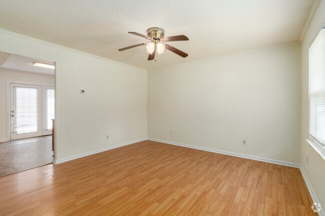 309-D - 2BR, 1.5BA - 950SF - Living Room - Timbercrest Townhomes