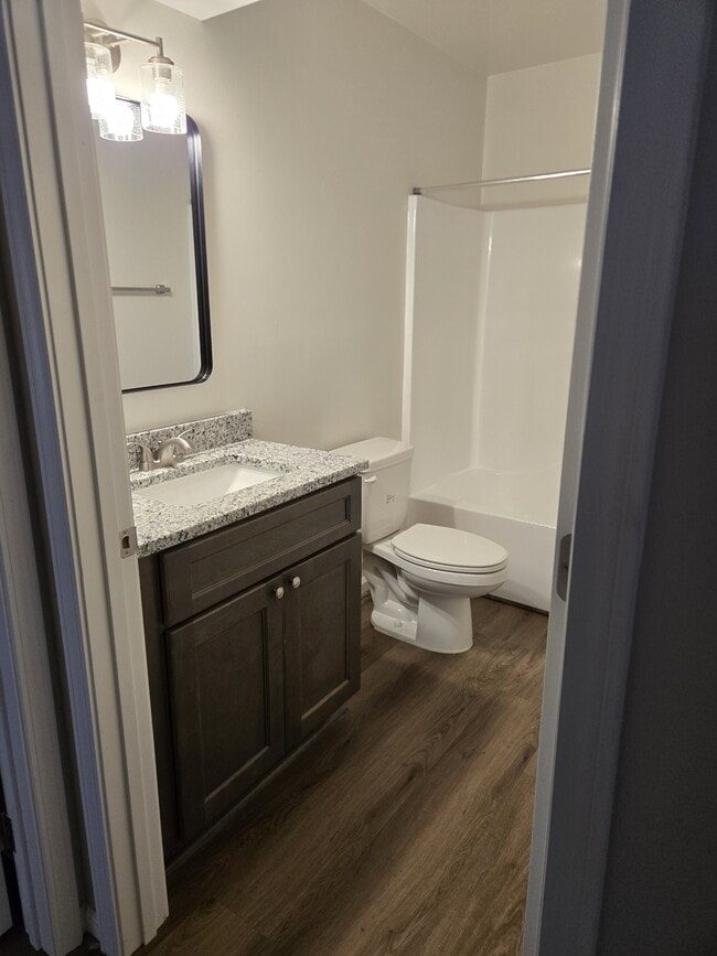 Photo - 3703 Southborough Rd Unidad D