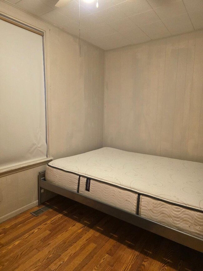 Photo - 1712 W 33rd Pl
