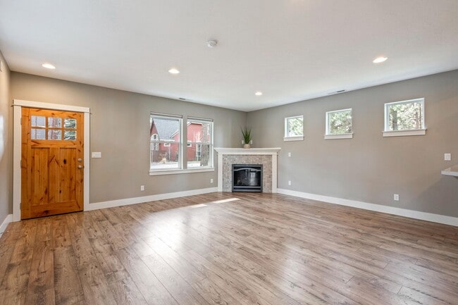 Photo - Modern 3 BR home on beautiful wooded lot in Sisters
