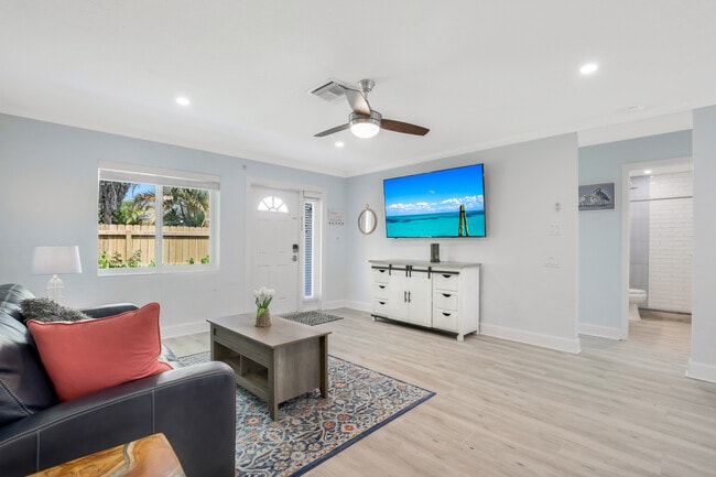 Living Area - 2529 Linwood Ave