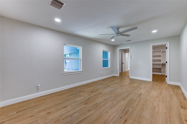 Photo - 3538 Truxton Dr