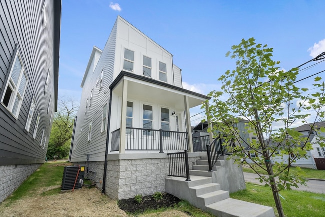 Photo - 1600 Litton Ave