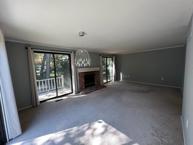 Photo - 11 Finch Run