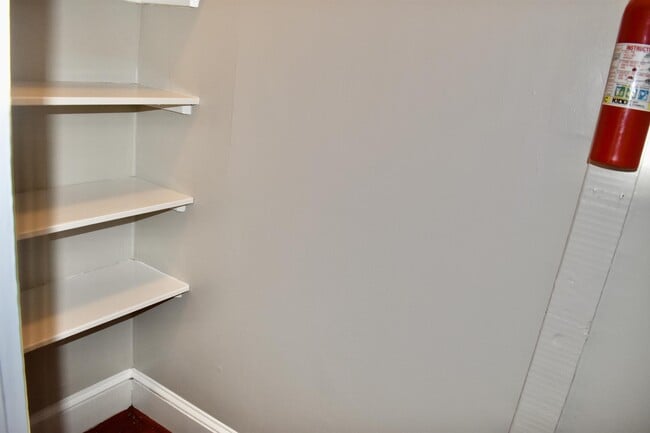 Photo - 929 Church St