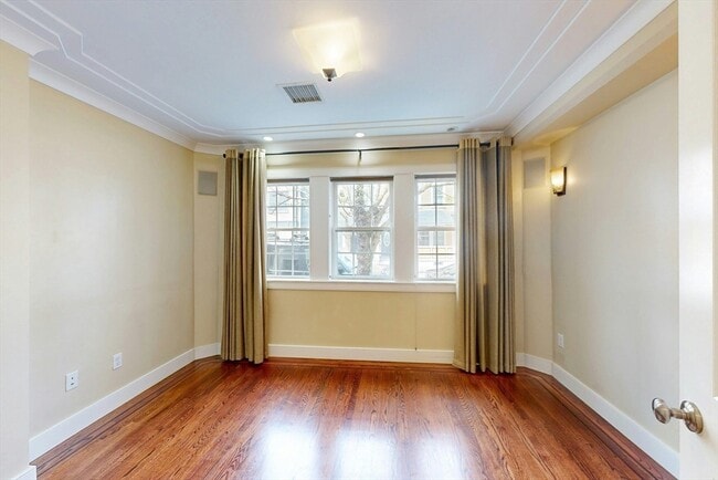 Photo - 184 K St