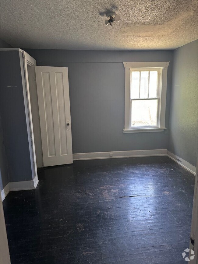 Building Photo - 1223 SW 16th Ave Rental