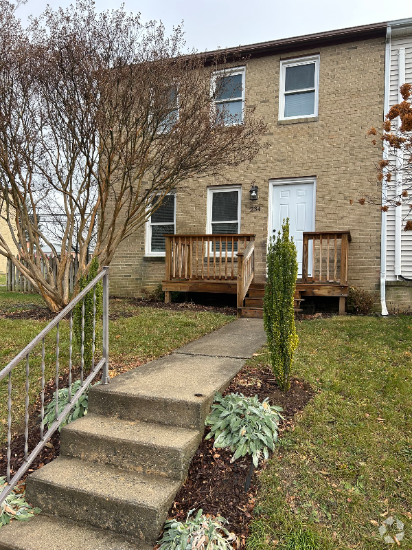 Building Photo - 234 Surrey Ct Rental