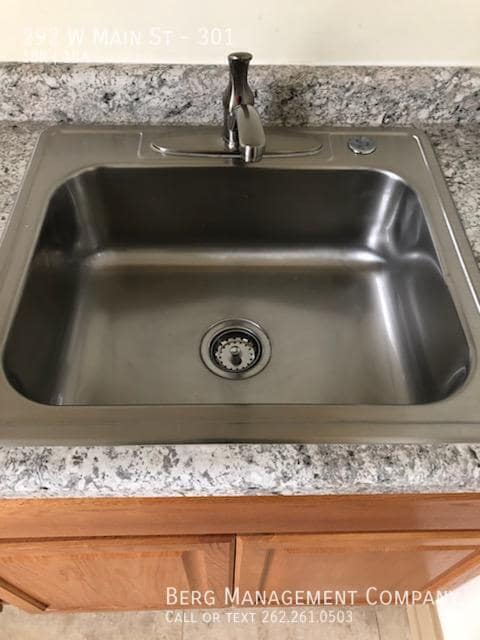 Photo - 292 W Main St Unidad 301