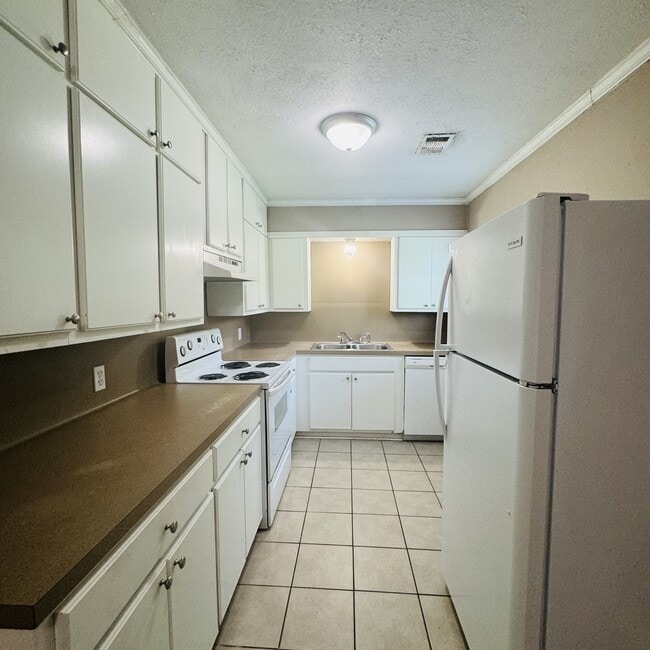 Photo - 2275 Beverly St