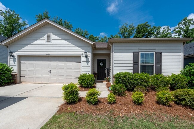 Building Photo - SOLAR Powered 3-Bedroom, 2-Bathroom Single... Rental