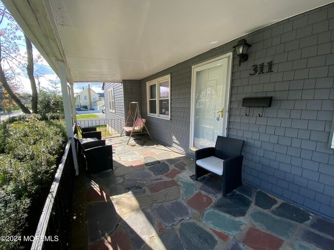 Photo - 311 Roosevelt Ave