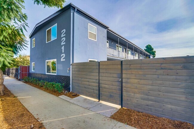 2212 E 15th St - 2212 E 15th St