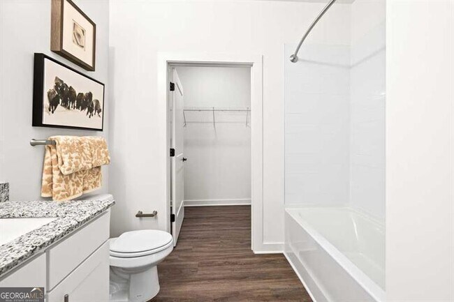 Photo - 2023 W Iris Dr SE Apartamento