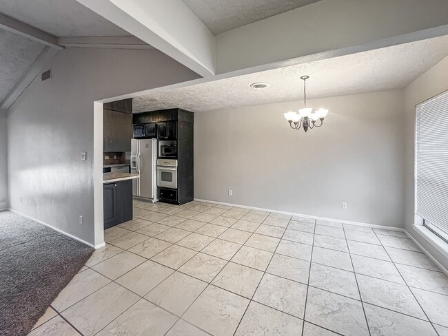 Photo - 1210 W Kiowa Ave