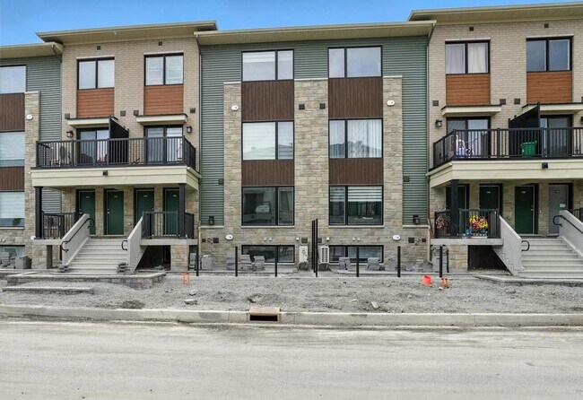 Building Photo - 1308 Creekway Private