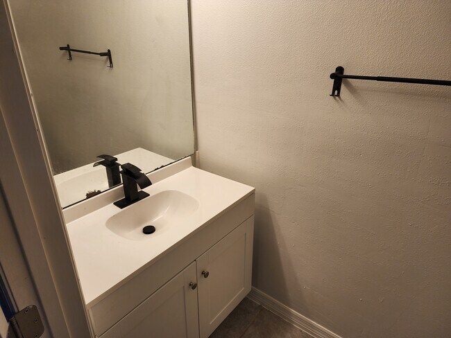 Photo - 3001 S Pines Dr