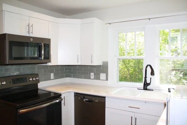 Photo - 213 E Cottage Grove Ave