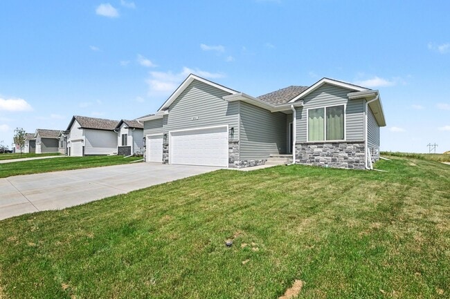 Photo - 6852 Portage Dr