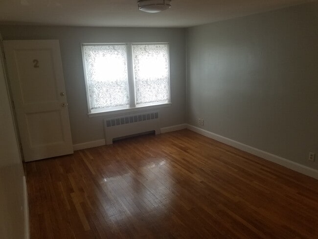 Photo - 915 Hancock St Unit 2