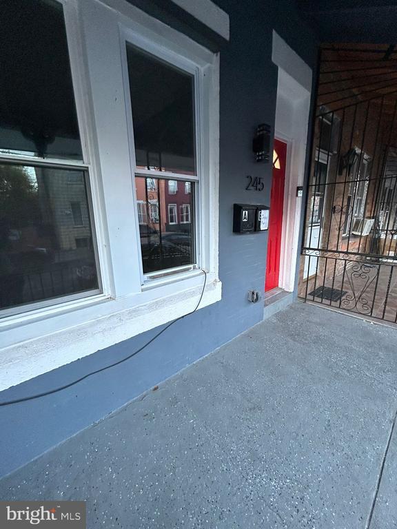 Photo - 245 W Ontario St