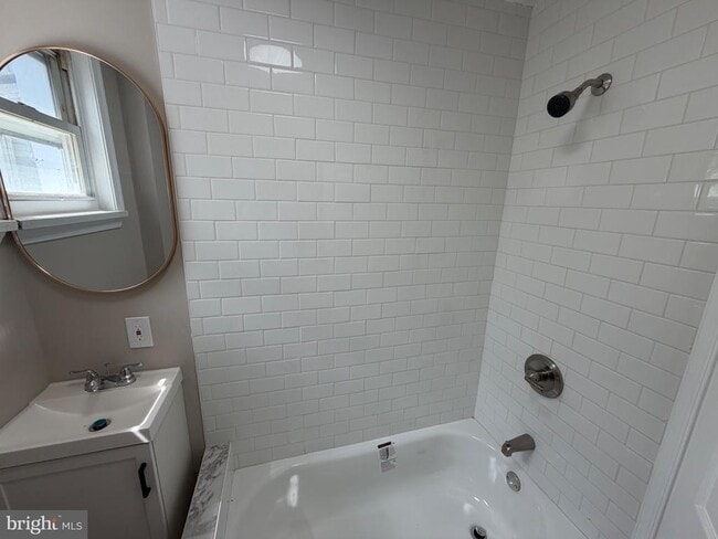Photo - 2934 N Taylor St