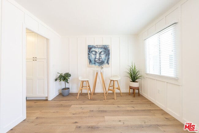 Photo - 314 N Venice Blvd