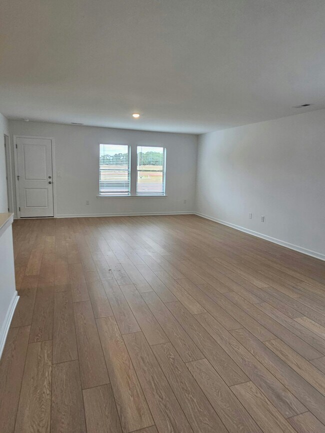 Photo - 184 Labrador Ln