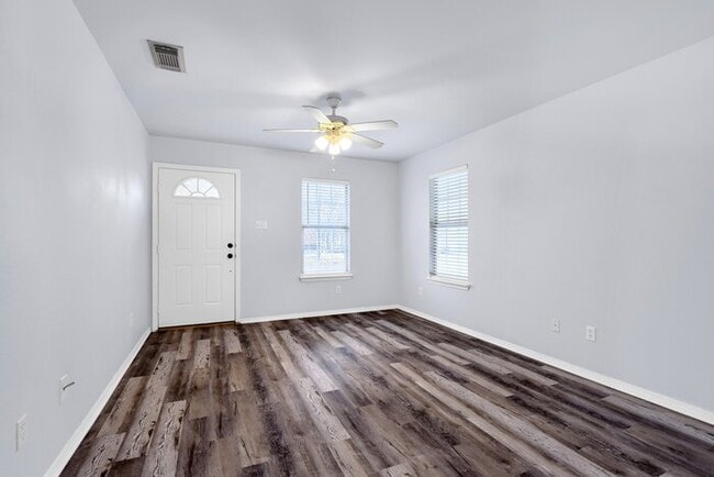 Photo - 607 Oldham St