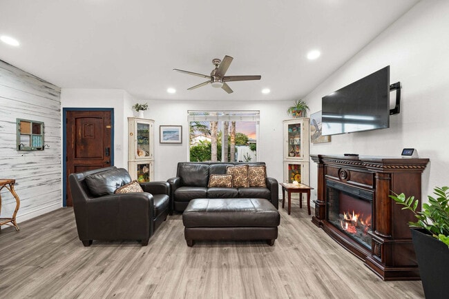 Photo - 1601 Kraft St Unit ID1302386P