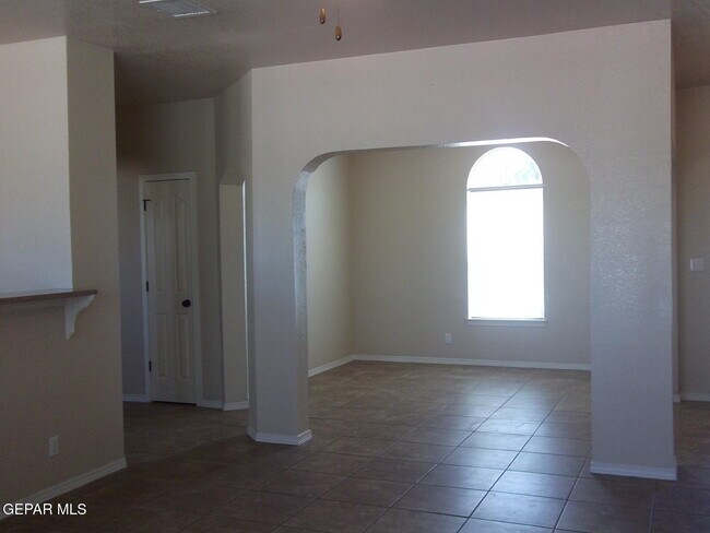 Photo - 5823 Manchester Dr