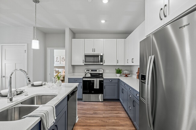 Building Photo - Seasons at Hoffman Estates Rental