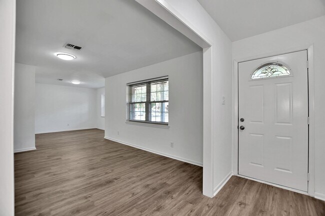 Photo - 10513 Moorberry Ln