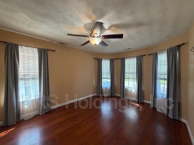 Photo - 1129 Hampton Ave