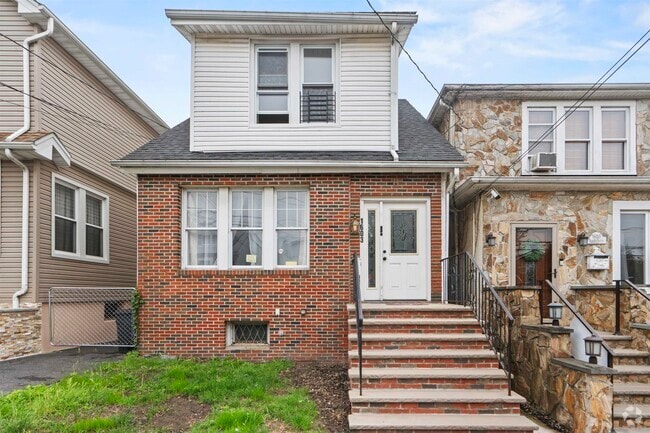 Building Photo - 1603 77th St Rental