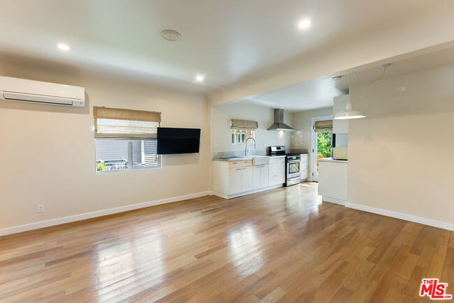 Photo - 6208 Hayes Ave