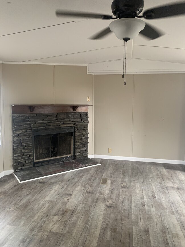 42 Yoakum Cir