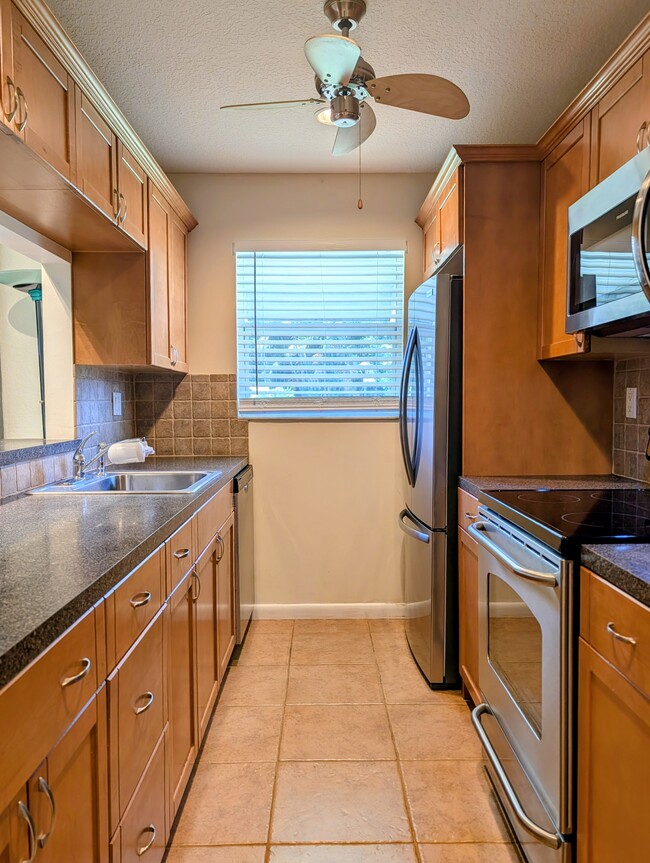 Photo - 605 High Point Blvd N Unit 605c HIGH POINT